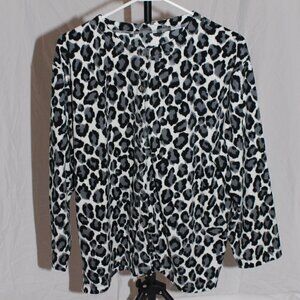 Womens XL button  Long sleeve shirt Gray Cheetah Print Shirt 26” Pit to Pit